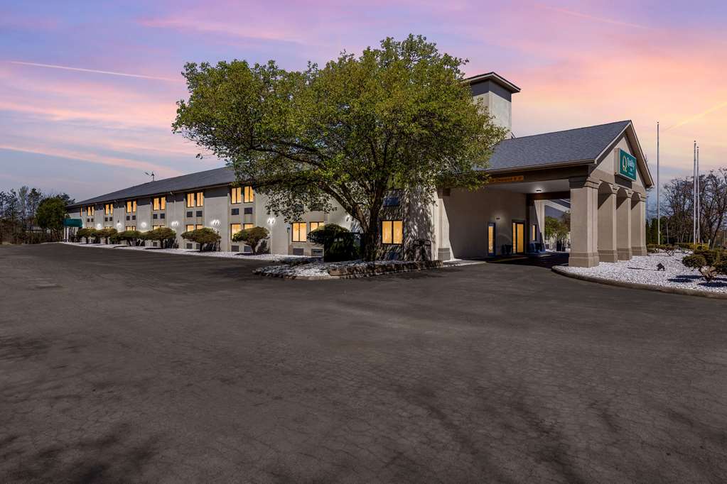 Quality Inn Austintown Youngstown West - photo 3