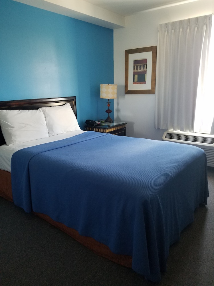 Ramada by Wyndham Williston - carbon neutral hotel in Williston
