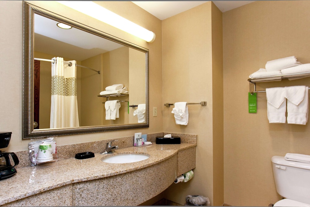 Hampton Inn Martinsburg South Inwood - photo 31