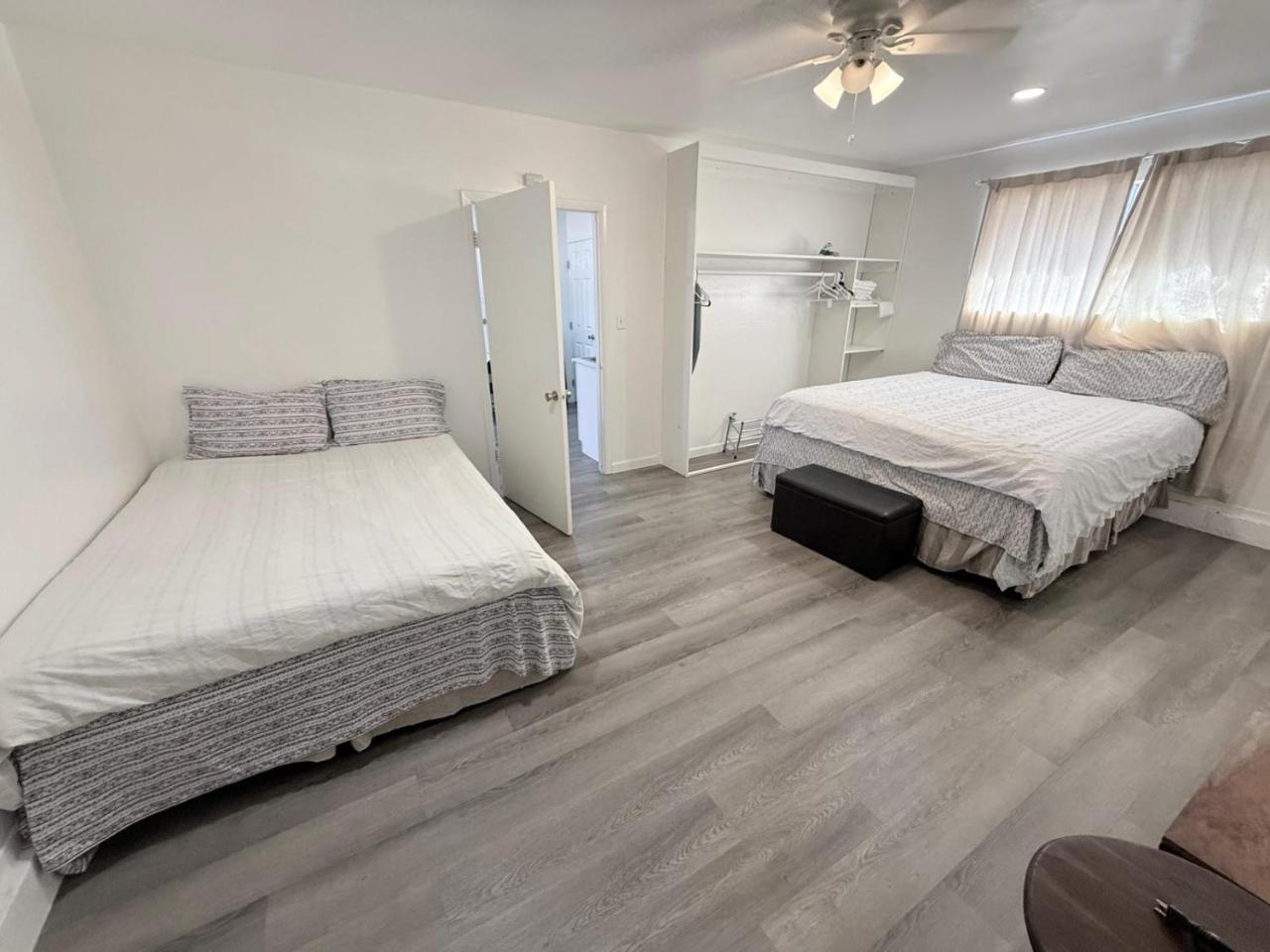 Vegas Apt 8 Mins to The Strip Free Parking