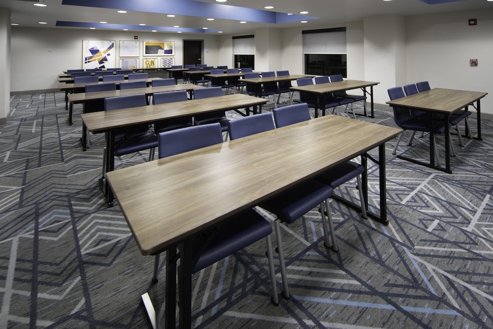 Holiday Inn Express & Suites Conway by IHG - photo 35