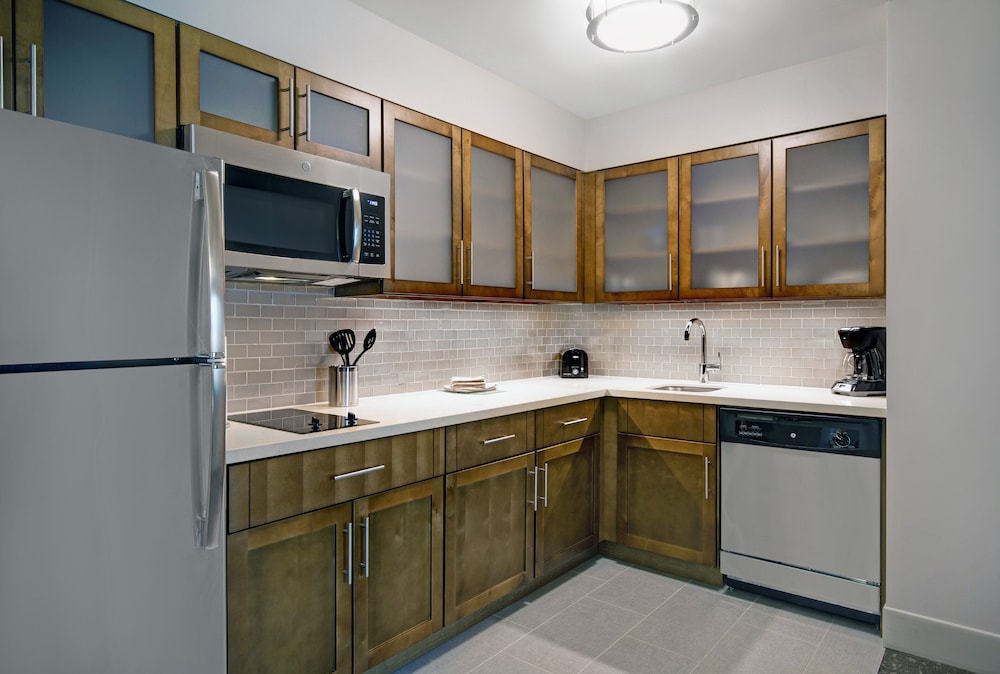 Staybridge Suites Sterling Heights Detroit by IHG - photo 6
