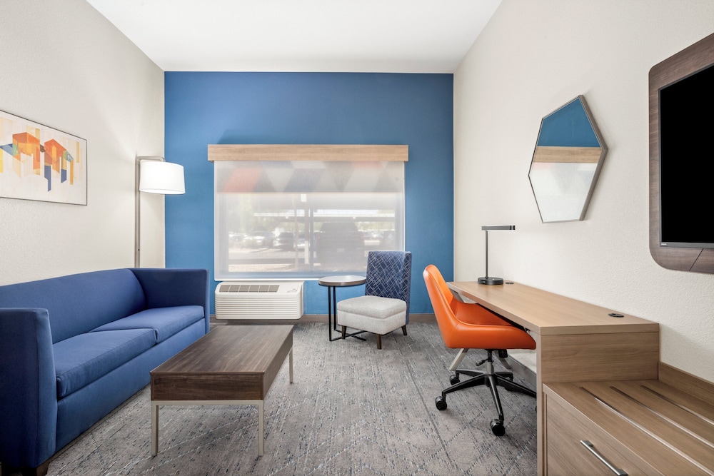 Holiday Inn Express & Suites Phoenix West Tolleson by IHG - photo 9