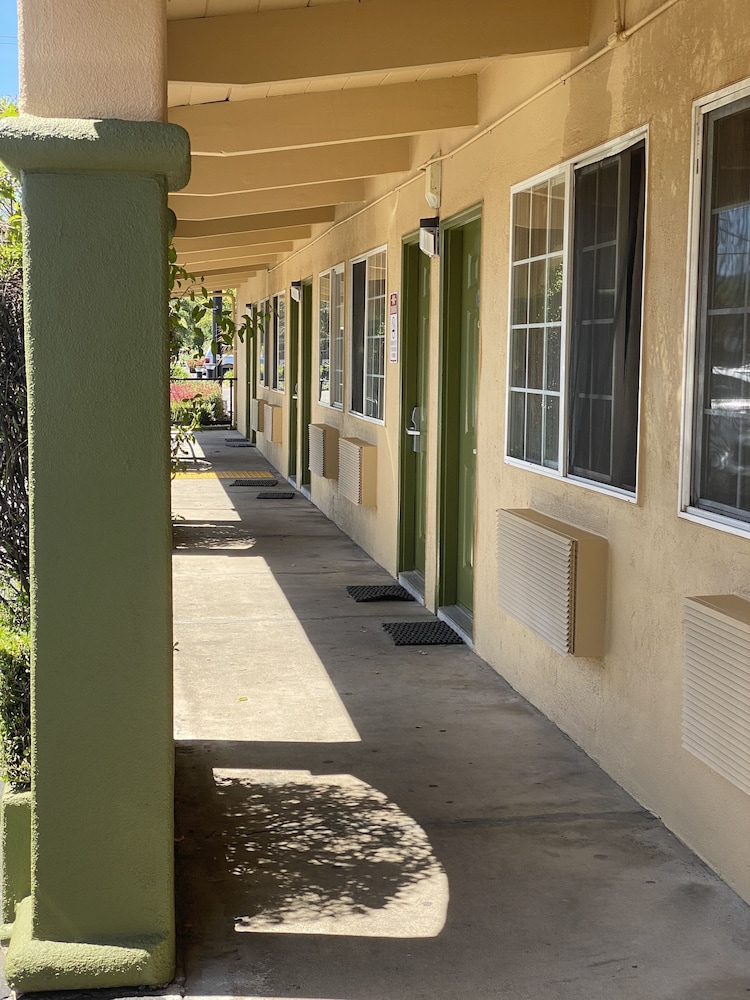 Holiday Motel — hotel in Morgan Hill
