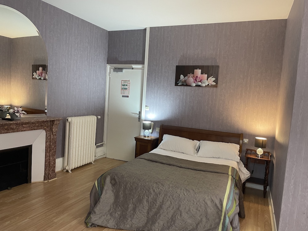 H tel la Poularde in Gien, France