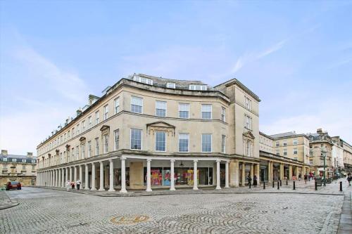 Haus of Sulis City Centre Apartment with Lift Access — 4-Star Luxury Hotel in Bath, United Kingdom