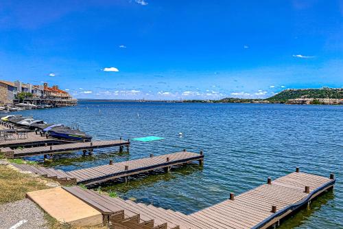 Lake Escape — 4-Star Luxury Hotel in Horseshoe Bay, United States