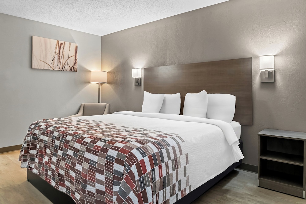 Red Roof Inn Flint - photo 14