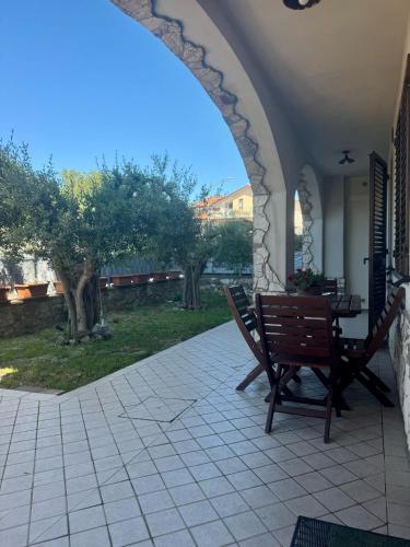 Casa vacanze I due ulivi passignano sul Trasimeno — 4-Star Luxury Hotel in Passignano Sul Trasimeno, Italy