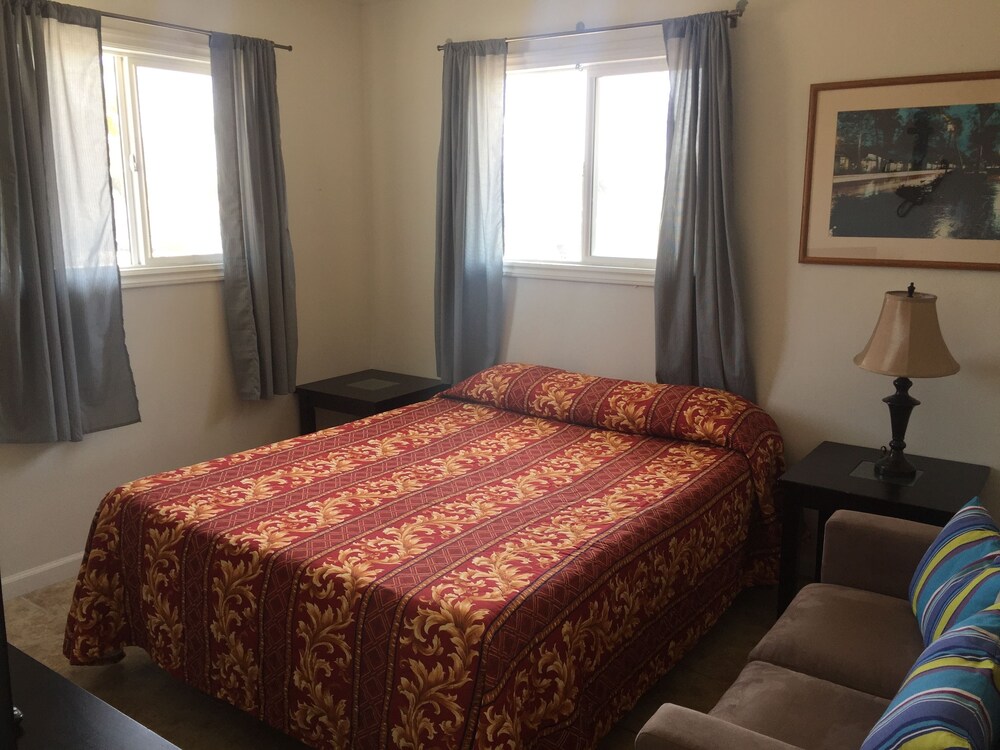 The Shores Inn and Beach Houses - photo 15