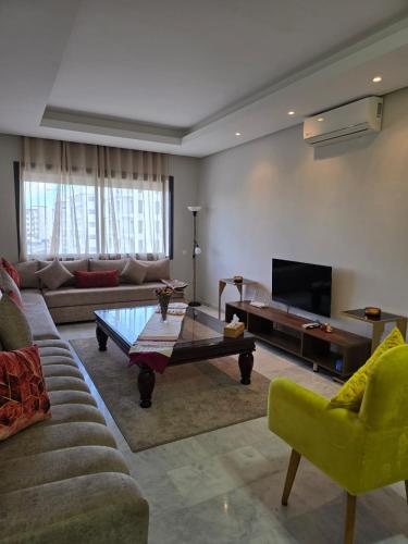 Charmant appartement à 10min de L' Aéroport Med V — 4-Star Luxury Hotel in Zawyat An Nwacer, Morocco