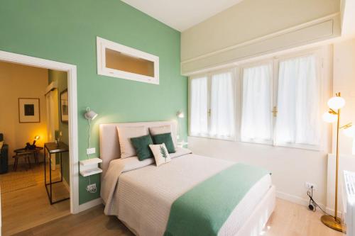 Cozy Olive Green Flat — 4-Star Luxury Hotel in Florence, Italy