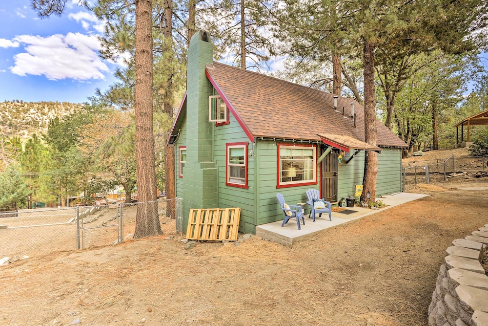 Wrightwood Cabin W Cozy Interior 19742834 — Wrightwood