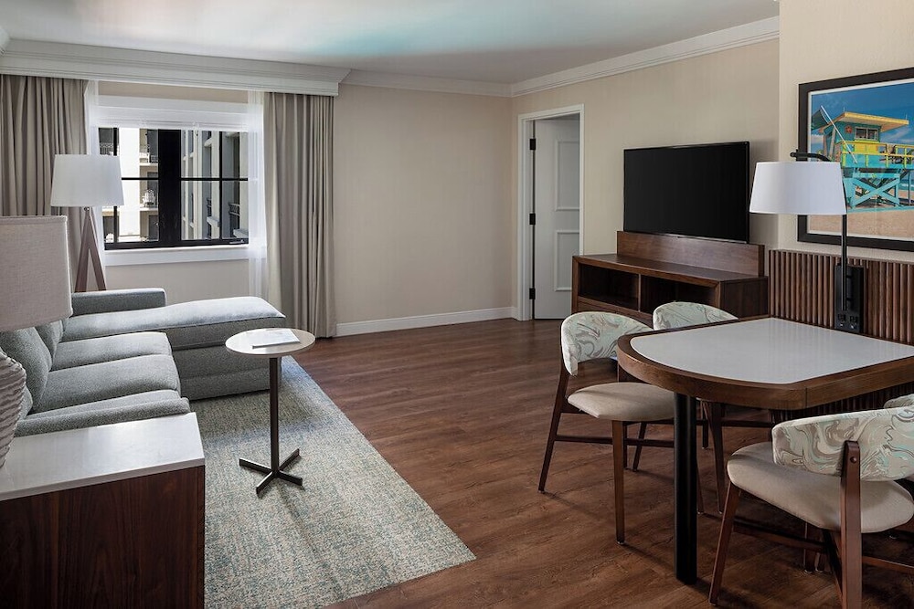 The Atlantic Suites on the Ave - photo 29