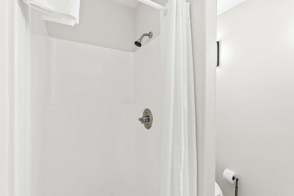 Sonesta Essential Beaumont - photo 18