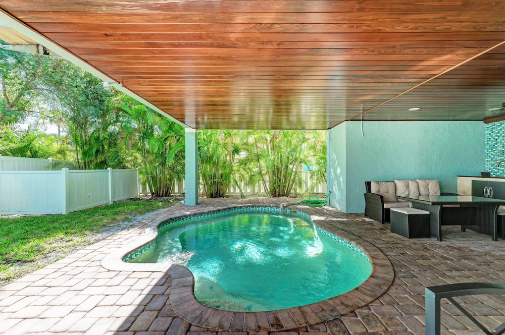 Anna Maria Island Beach Palace - photo 13