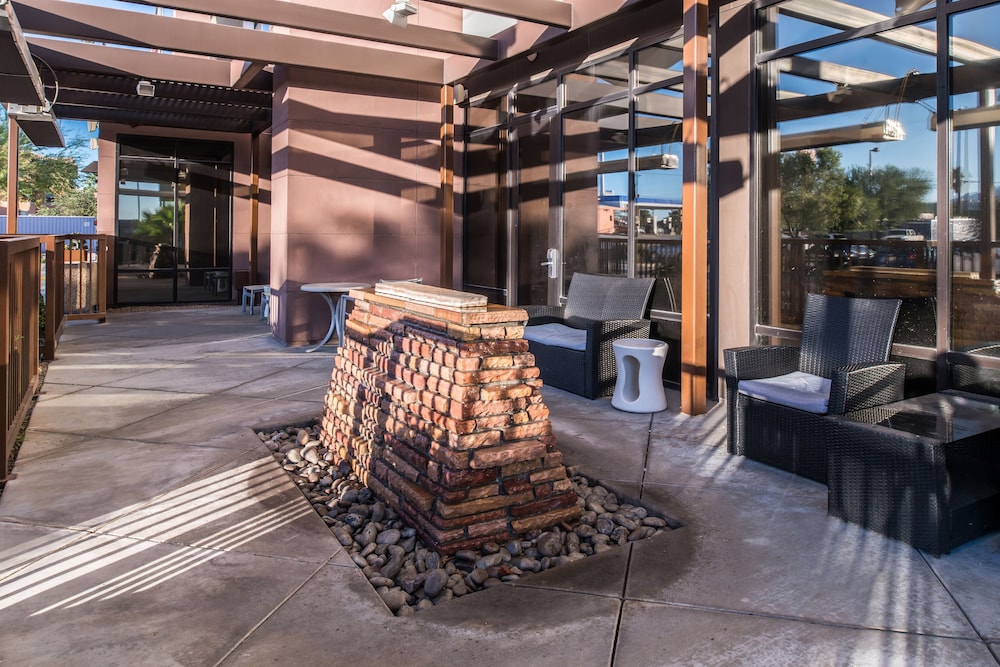 SpringHill Suites by Marriott Kingman Route 66 - photo 55