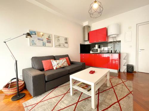 SWEET CHILI Studio with balcony near Metro & Airport