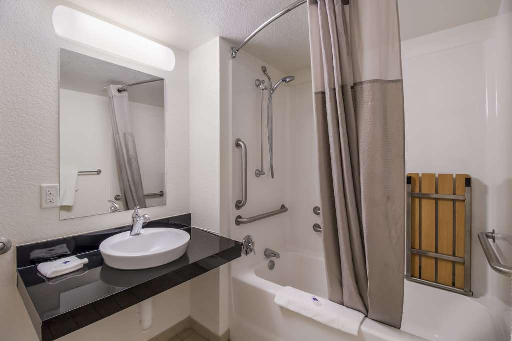 Park Inn by Radisson Fargo West Acres - photo 16