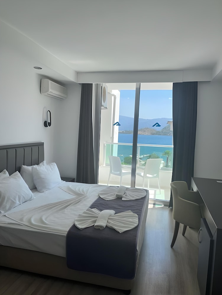 Munamar Beach Residence — 4-Star Luxury Hotel in Icmeler, Turkey