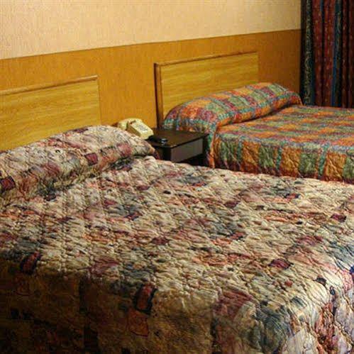 Linden Motor Inn - photo 3