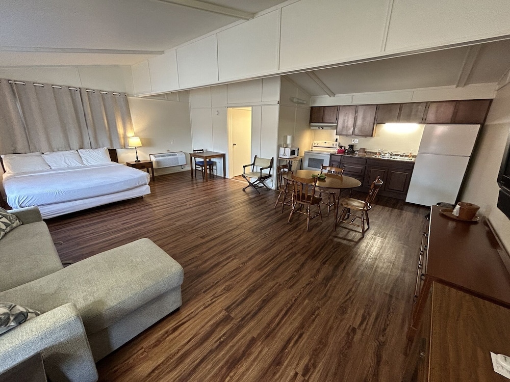 Valley Inn and Suites - photo 11