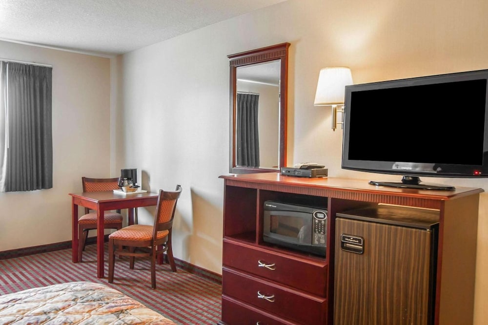 Bridgeway Inn & Suites Sublimity - photo 16