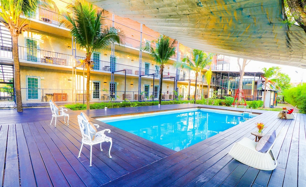 Ny Th Hotel in Si Racha, Thailand