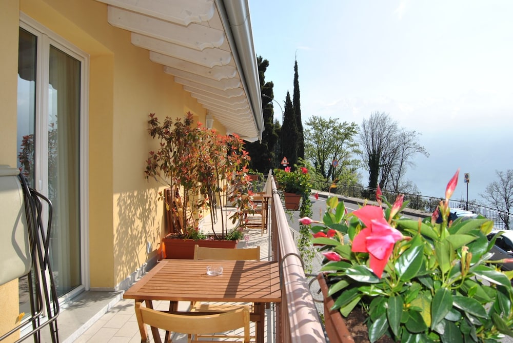 Appartamenti San Pietro — 4-Star Luxury Hotel in Rossano, Italy