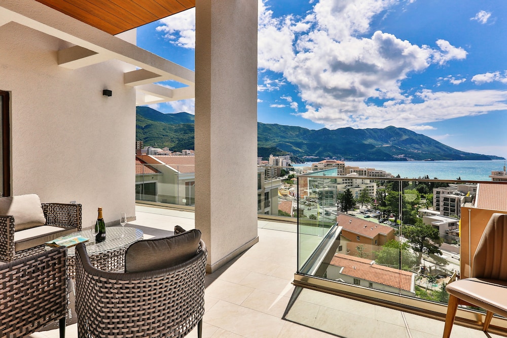 Lusso Mare by Aycon - last minute hotel in Budva