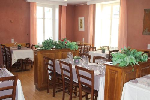 H tel De La Gare pet-friendly hotel Yvonand