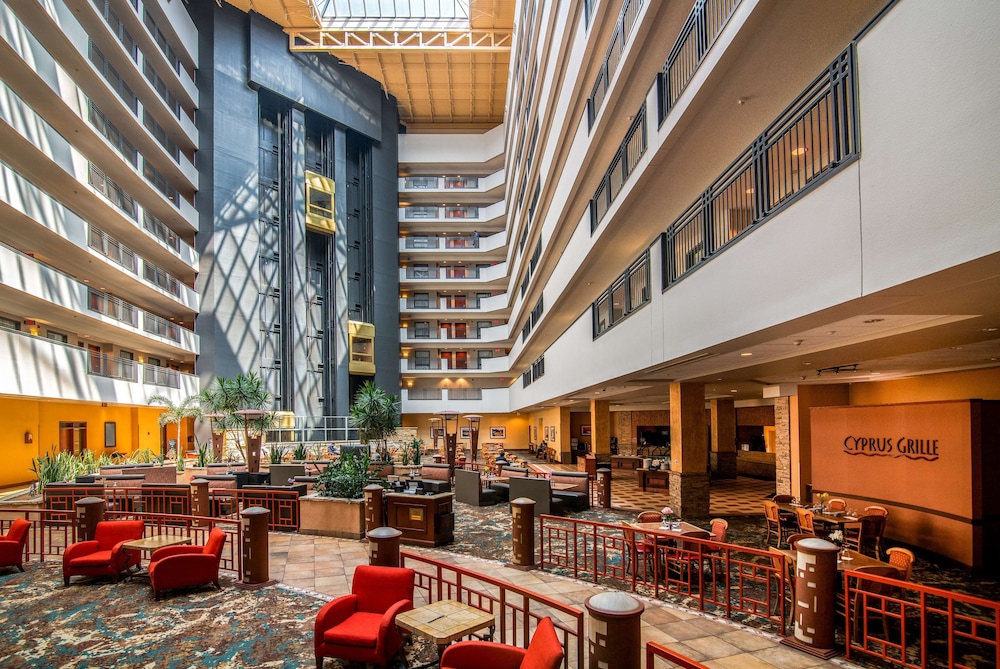 Embassy Suites by Hilton Albuquerque - photo 3