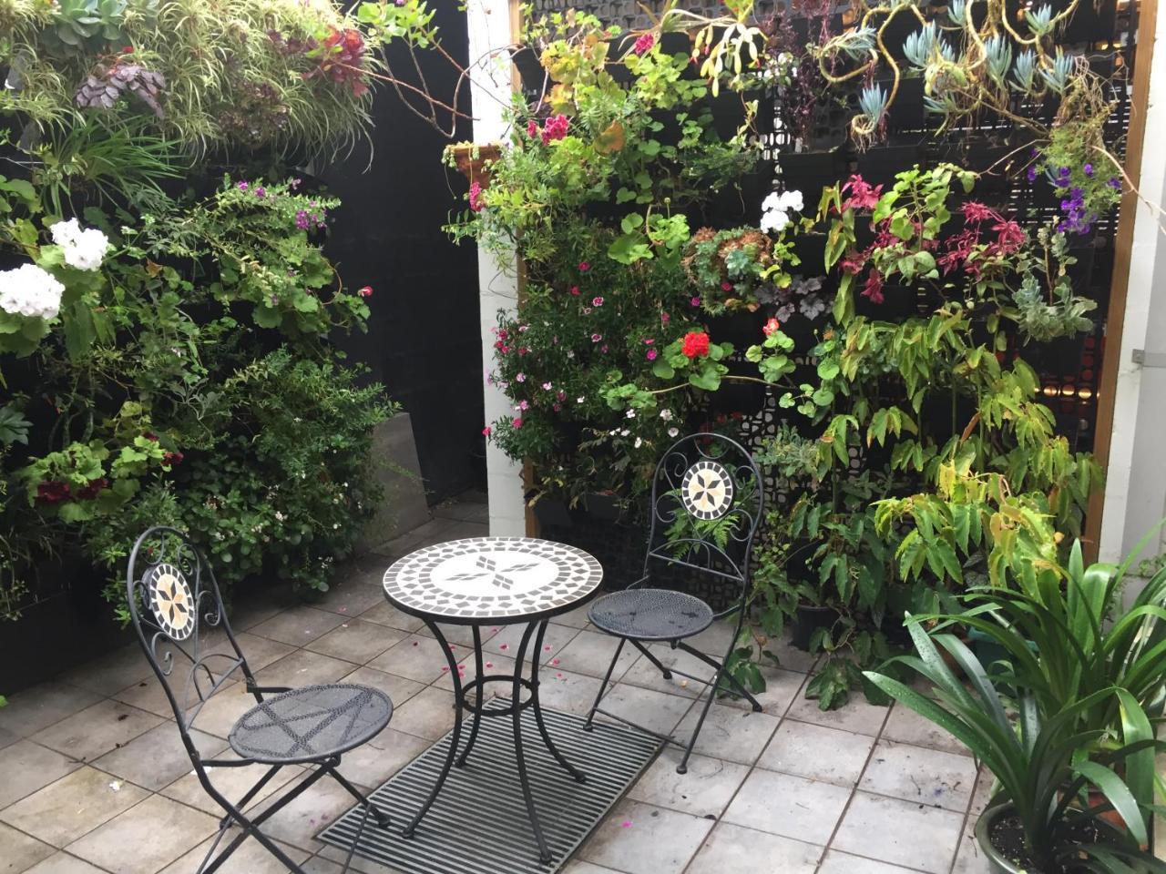 Brunswick B & B — 4-Star Luxury Hotel in Brunswick East, Australia