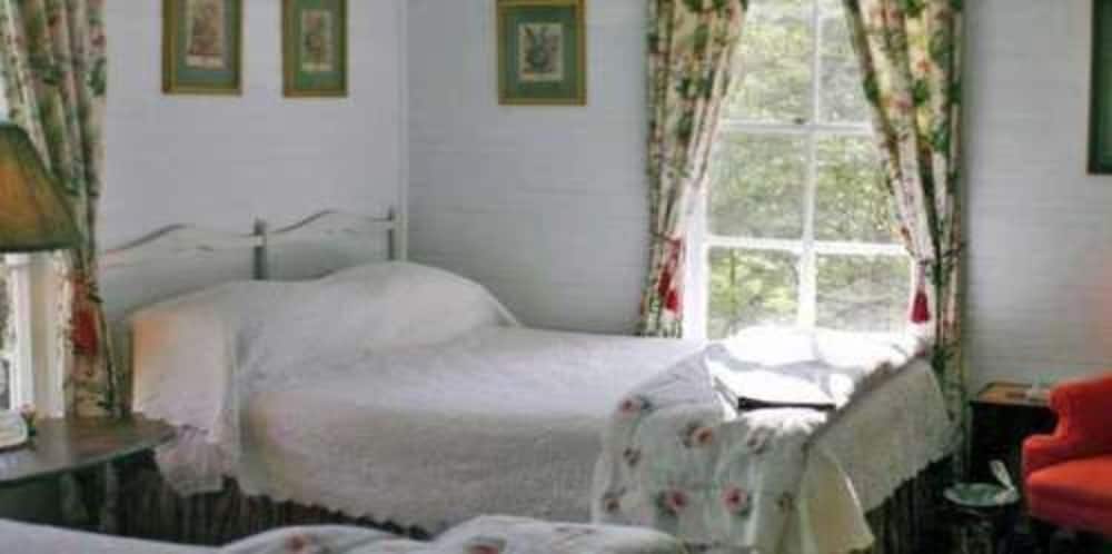Edgeworth Inn - photo 13