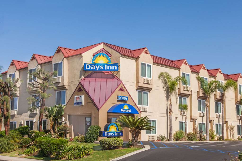 Days Inn by Wyndham Carlsbad - photo 2