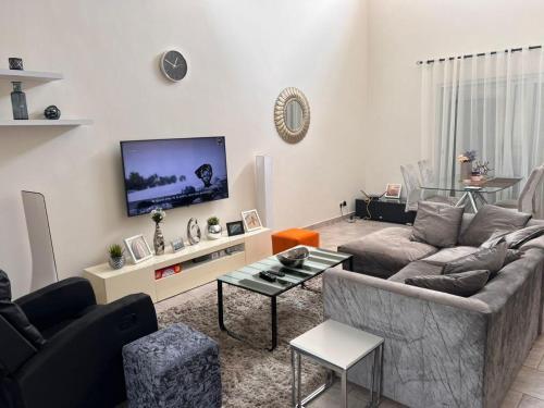 Accra Cozy Retreat with 2 Bedrooms — 4-Star Luxury Hotel in Accra, Ghana