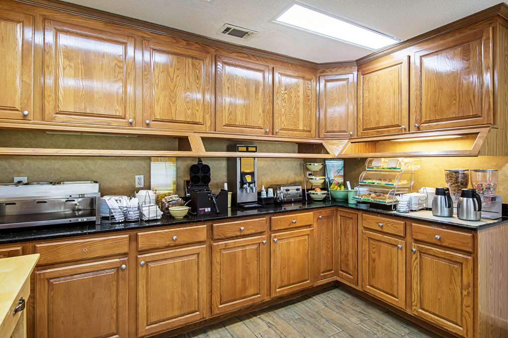 Quality Inn Thomaston - photo 26
