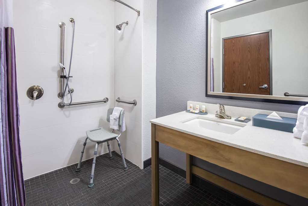 La Quinta Inn & Suites by Wyndham Morgantown - photo 26