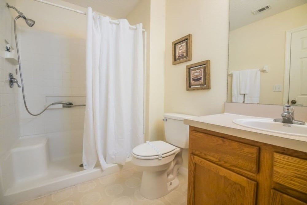 Rolando's Emerald Island Resort Townhouse 3 Bedroom Townhouse by Redawning - photo 11