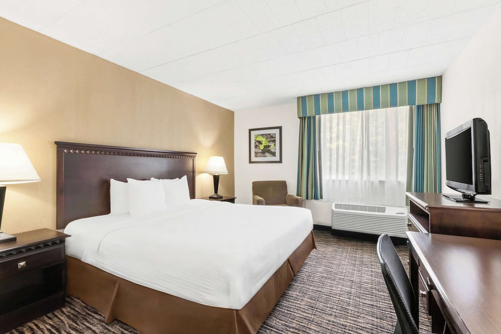 Best Western Hazlet Inn - photo 13