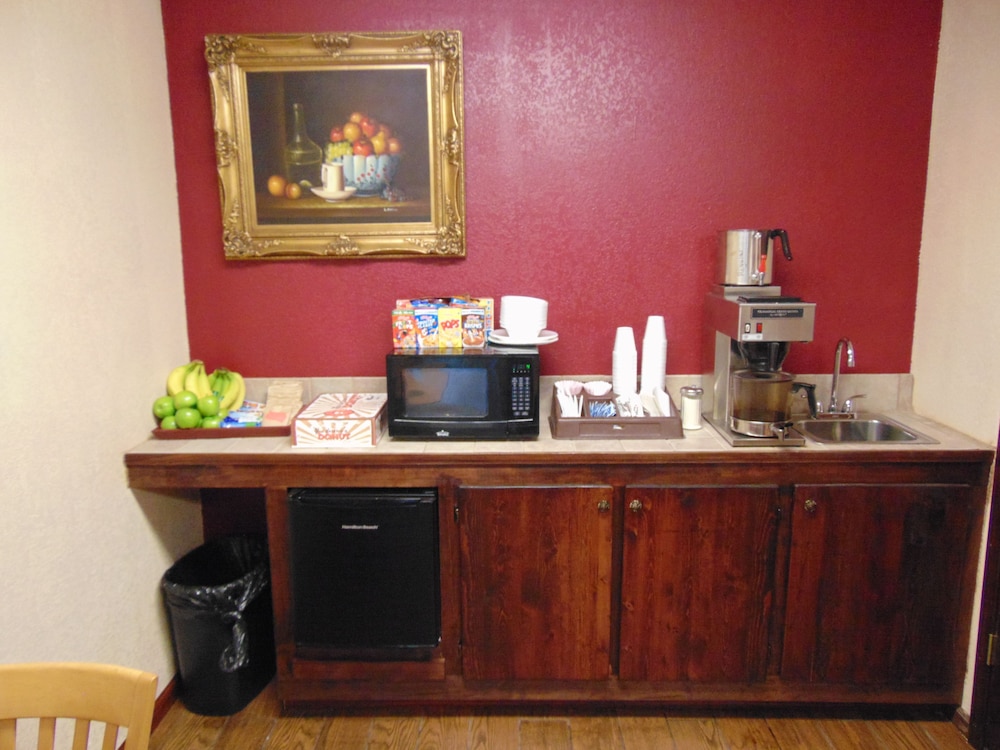 Candlelight Inn - photo 10