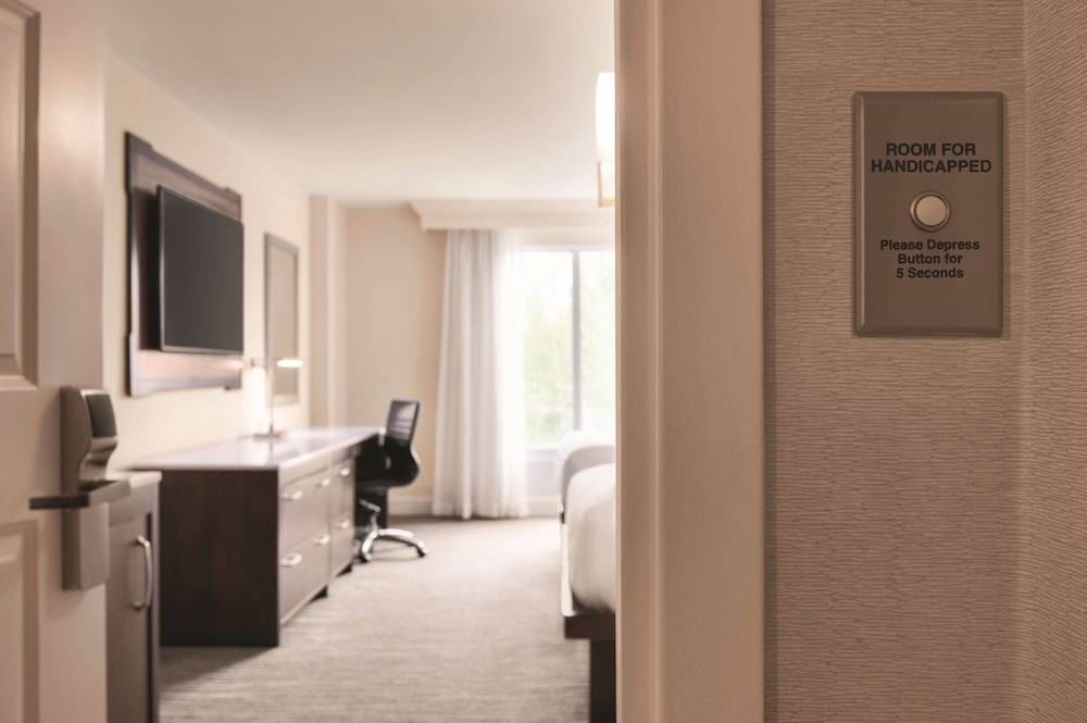 Hilton Naples - photo 12