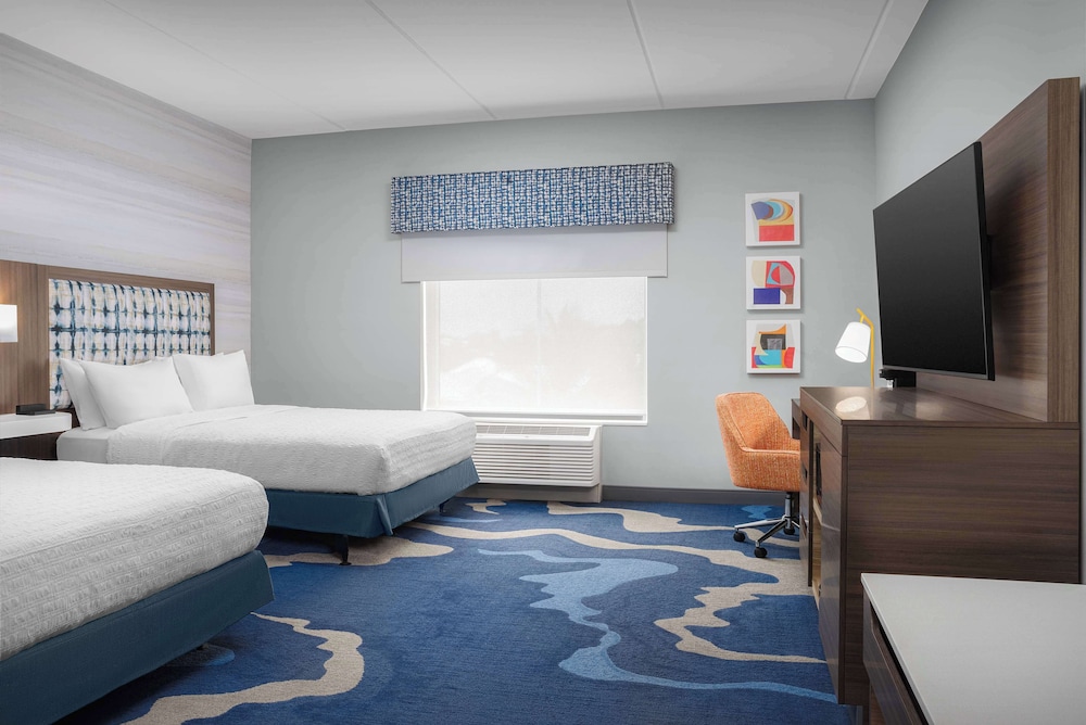 Hampton Inn and Suites by Hilton Naples South - photo 13