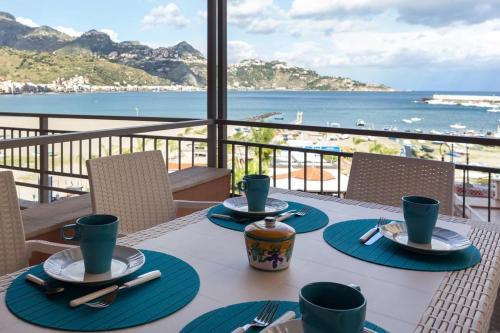 Casablù un delizioso Bilocale sulla Baia di Naxos — 4-Star Luxury Hotel in Giardini-Naxos, Italy