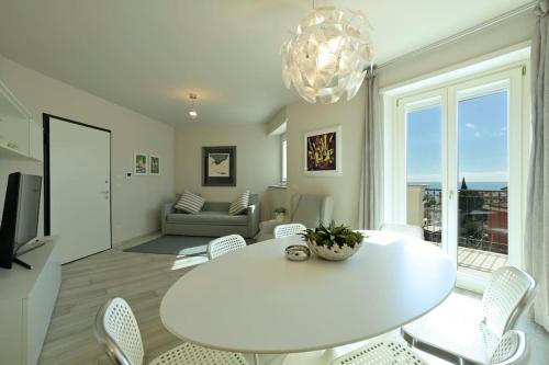 Luxury Apartament Con Garage Vista Mare Alassio Per 6 Persone — 4-Star Luxury Hotel in Alassio, Italy