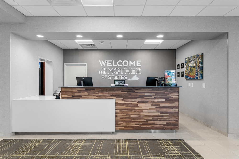 Hampton Inn Front Royal - photo 9