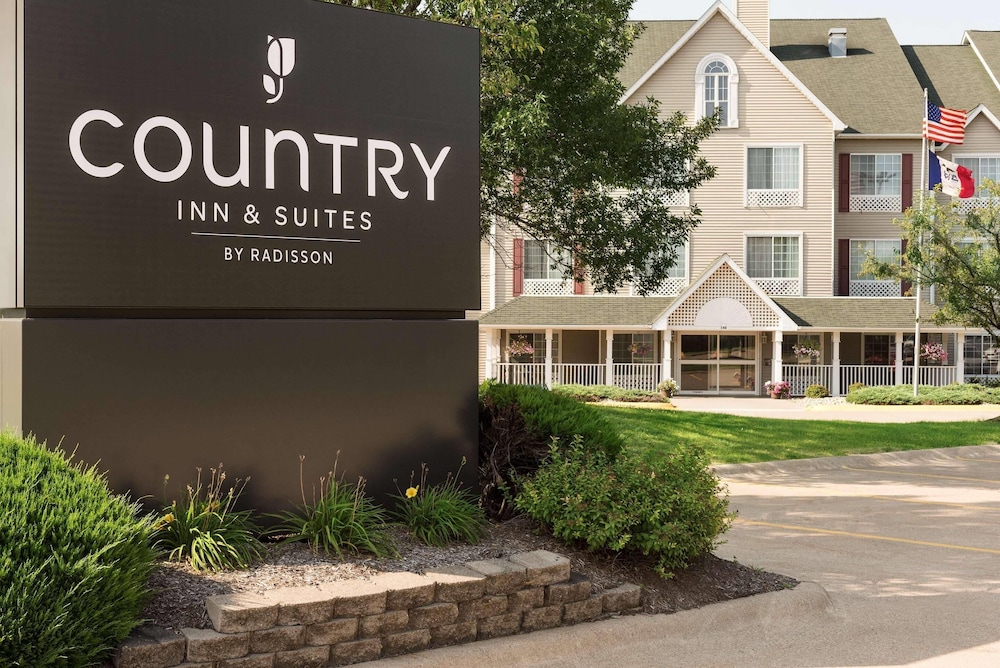 Country Inn & Suites by Radisson Davenport Quad Cities - photo 2