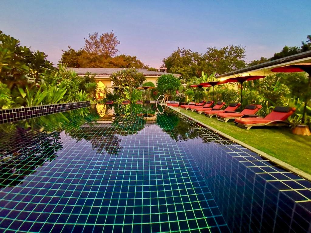 Blue Bird - carbon neutral hotel in Unknown City