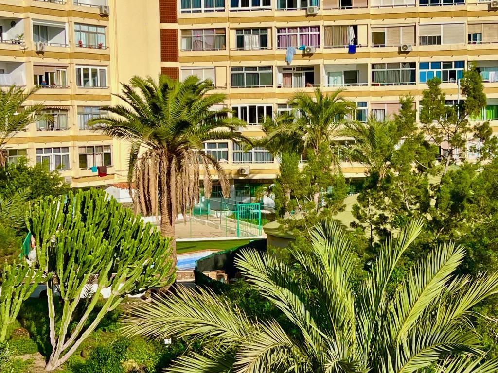Cozy Apartment Near Yumbo — 4-Star Luxury Hotel in Playa Del Ingles, Spain