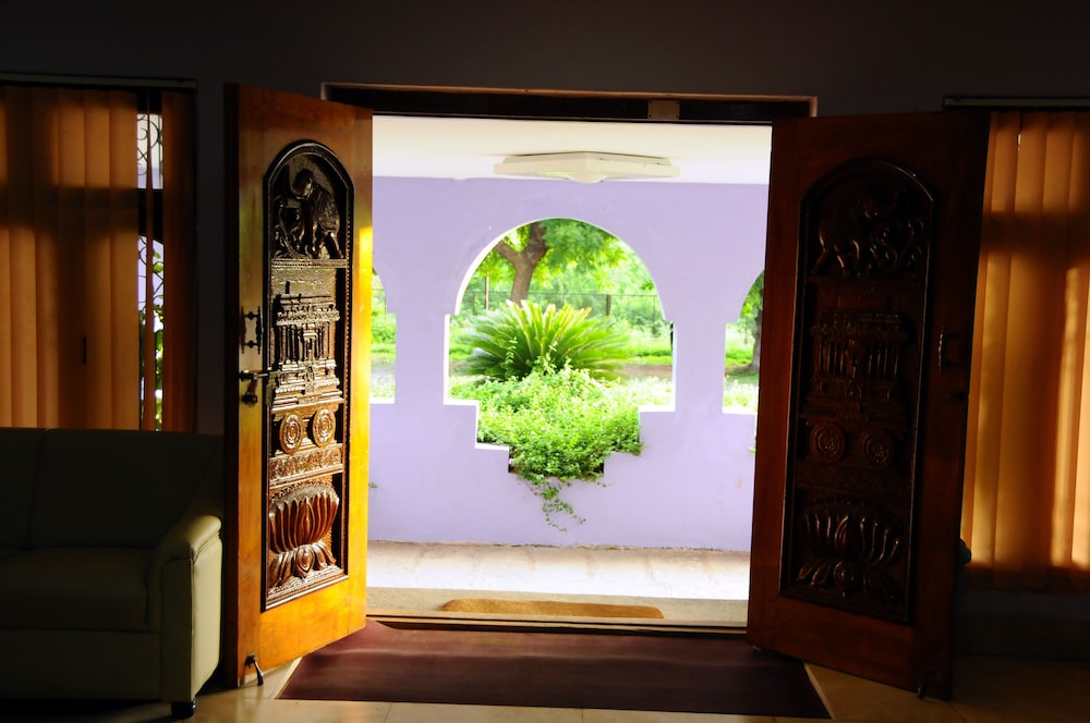 KSTDC Hotel Mayura Bhuvaneshwari in Hospet, India